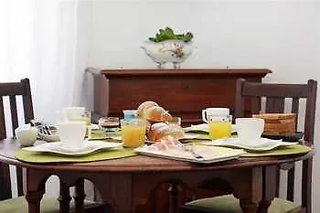 Houspitality Caesar Oda ve Kahvaltı Roma